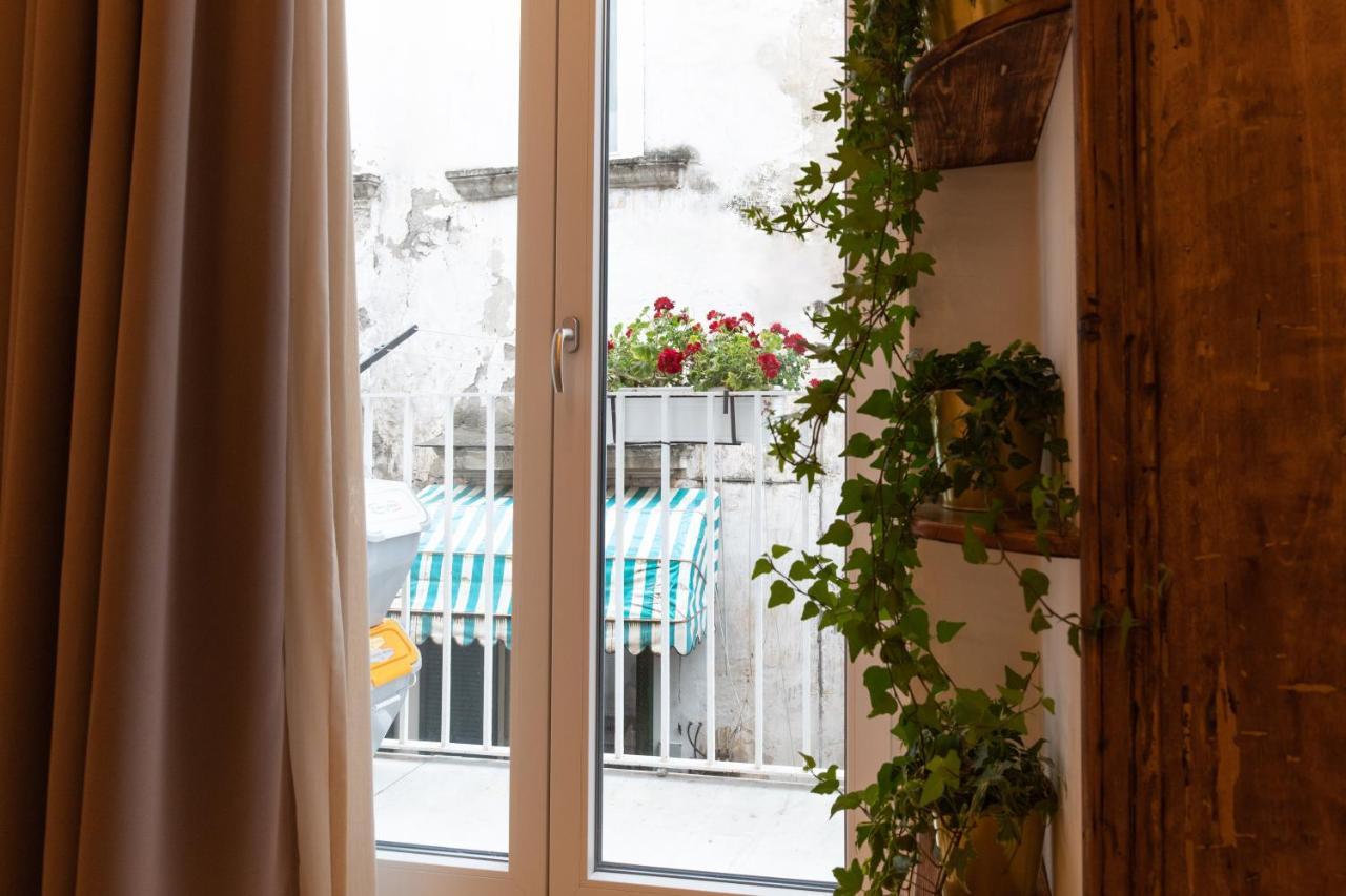 Casa Materdei Apartment เนเปิลส์ ภายนอก รูปภาพ