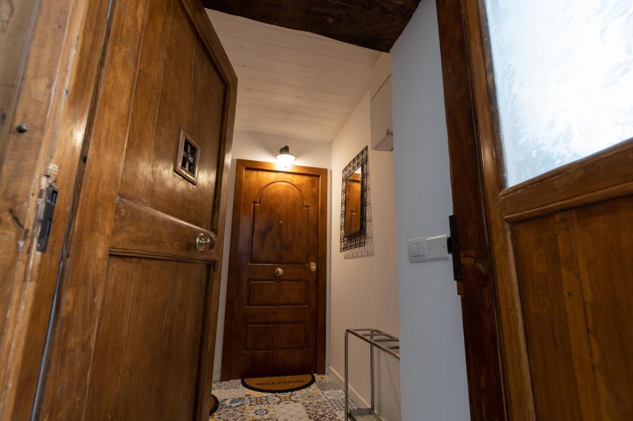Casa Materdei Apartment เนเปิลส์ ภายนอก รูปภาพ